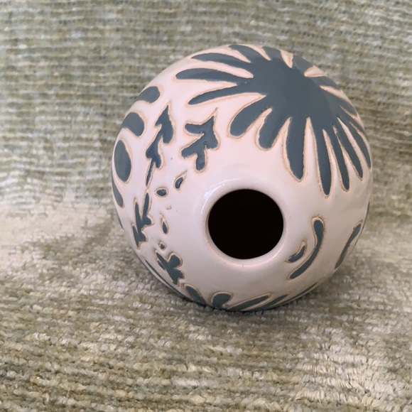 Cream & Blue Earthenware Bubble Egg Vase - Picture 6 of 7